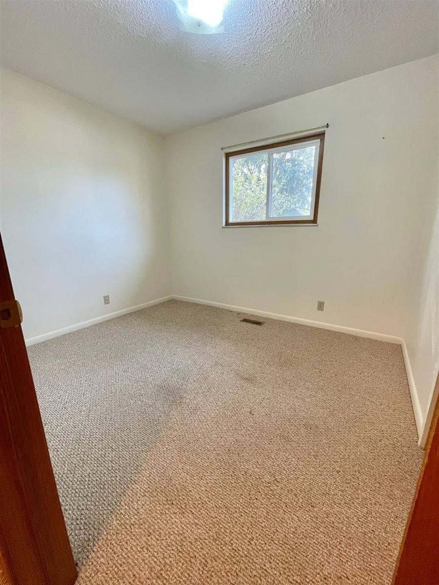 1308 South Ojibwa Street, Satanta, KS 67870