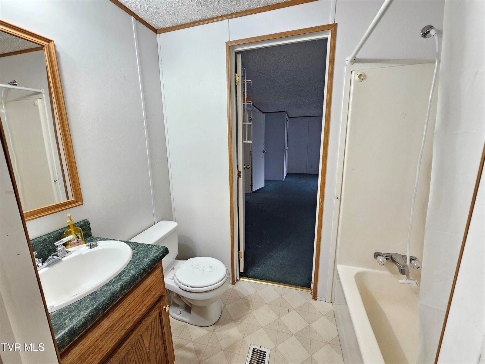 493 Banners Corner Road, Castlewood, VA 24224