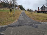 493 Banners Corner Road, Castlewood, VA 24224