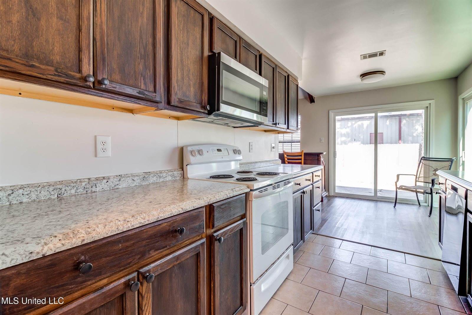 883 Laurelwood Drive, Biloxi, MS 39532