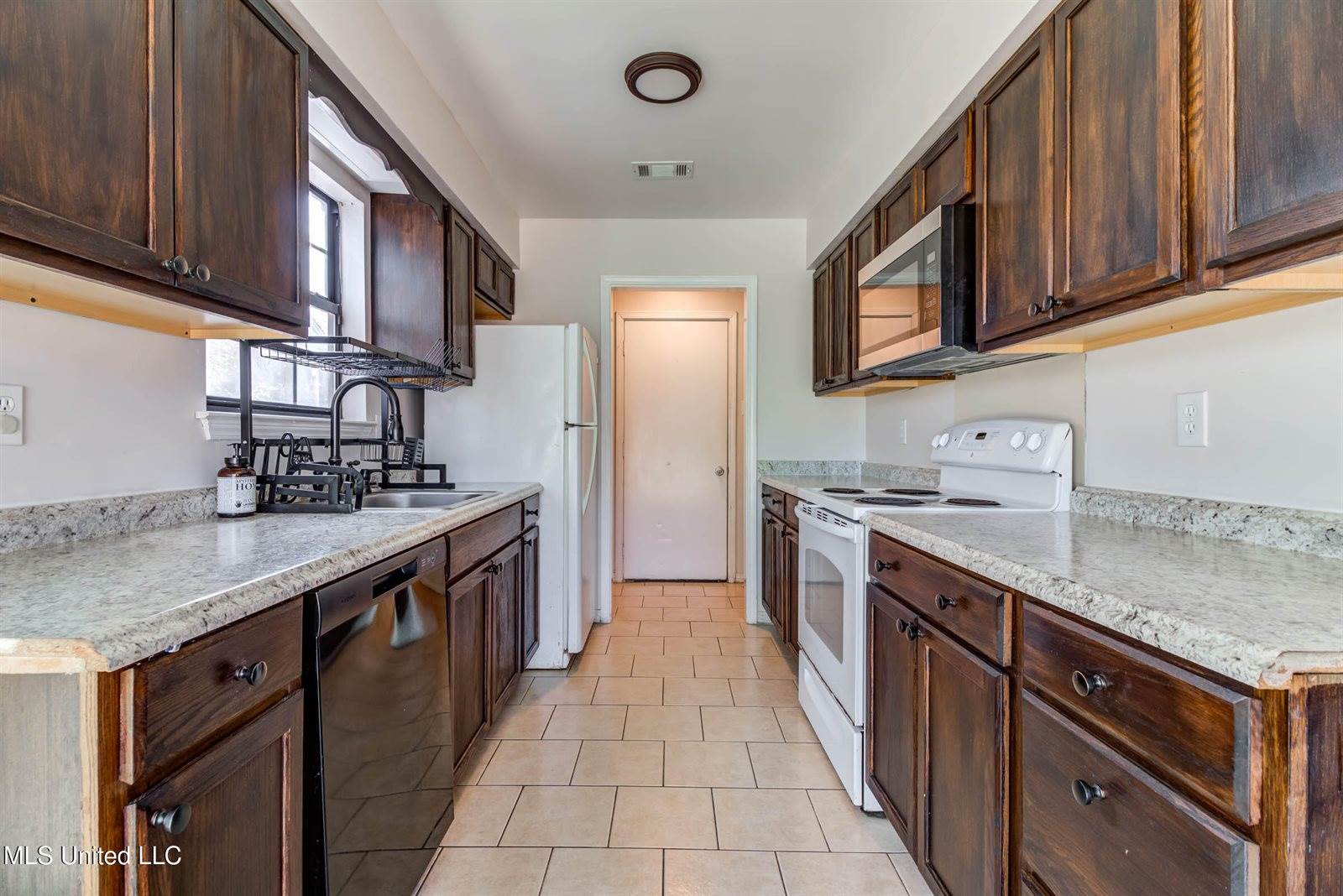 883 Laurelwood Drive, Biloxi, MS 39532