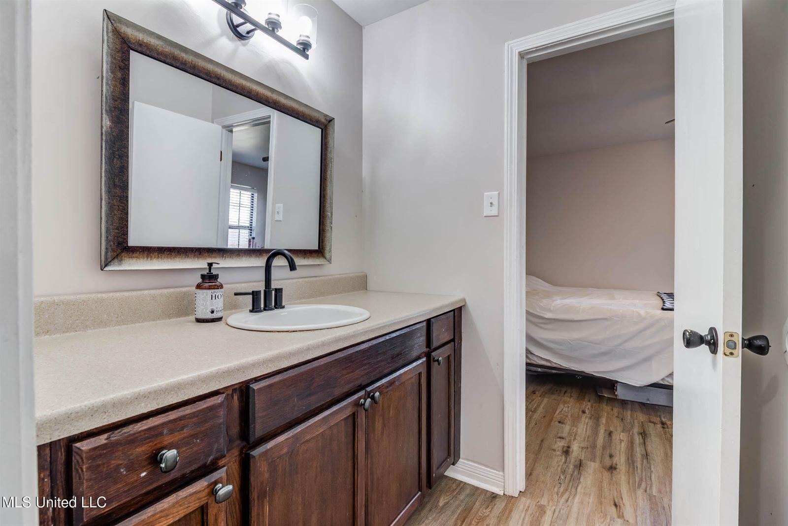 883 Laurelwood Drive, Biloxi, MS 39532