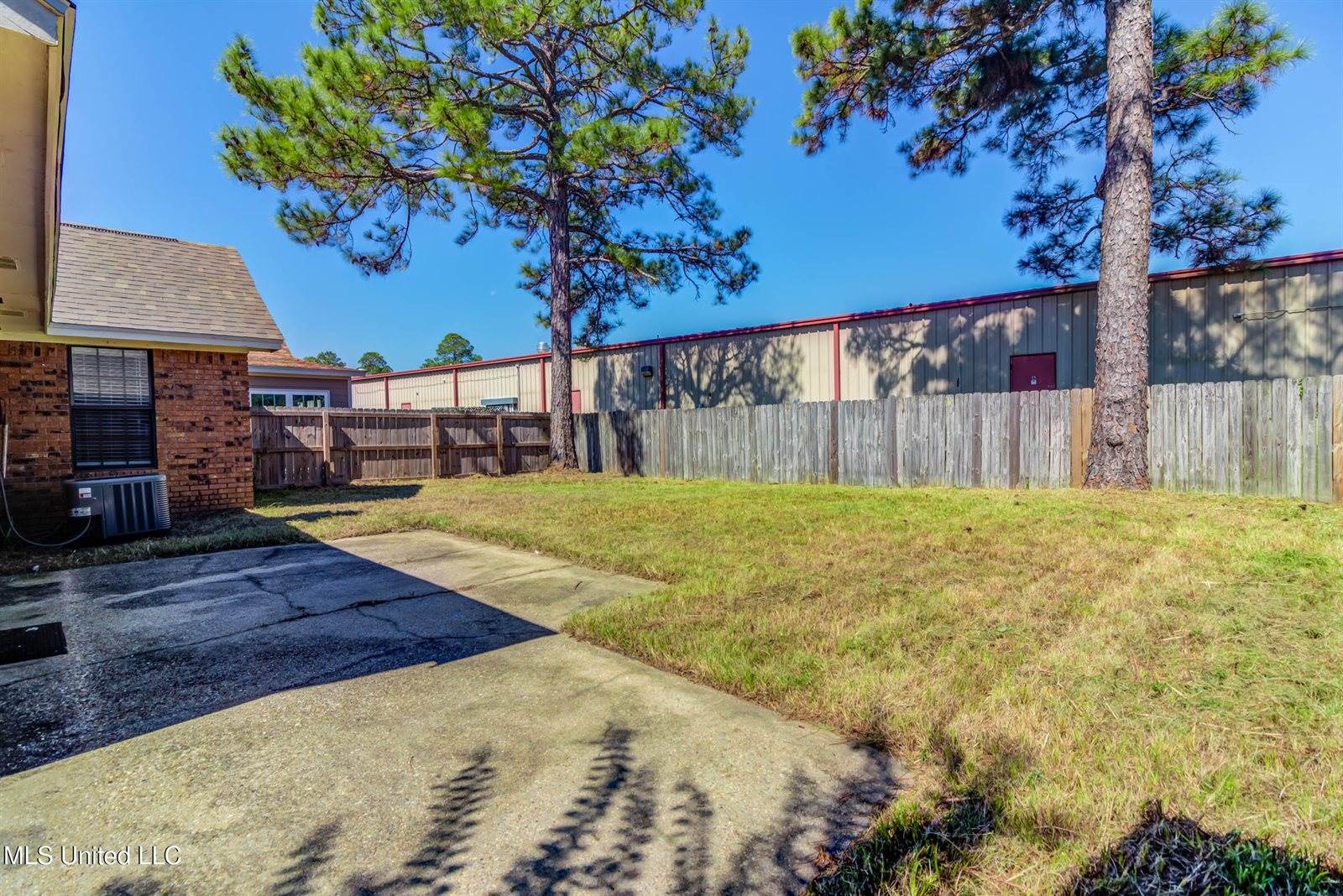883 Laurelwood Drive, Biloxi, MS 39532