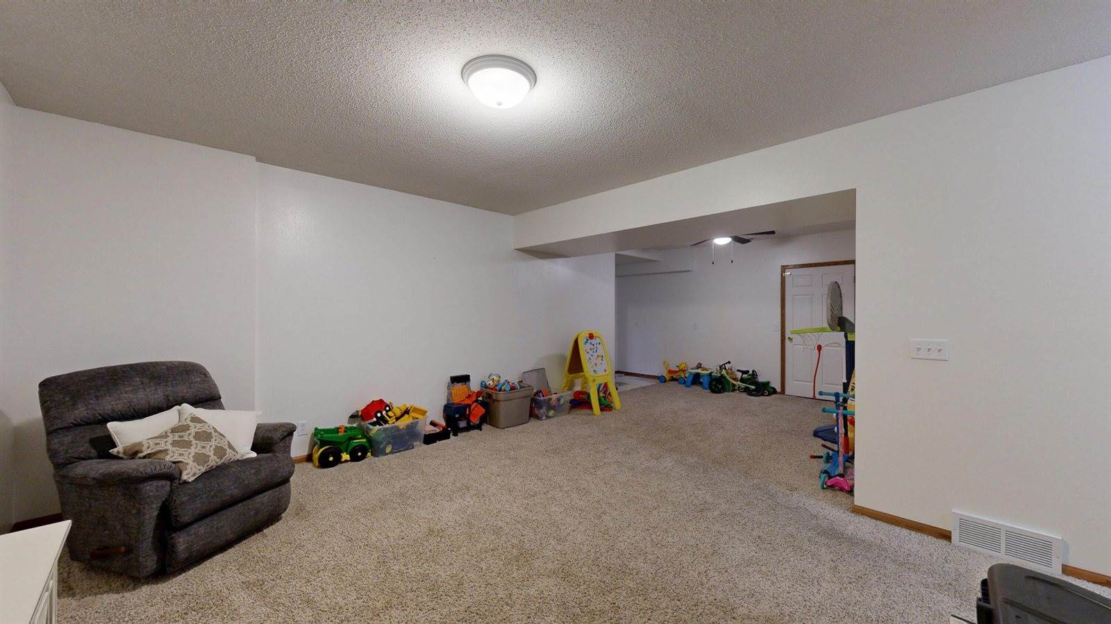 1333 East Ave North, Onalaska, WI 54650