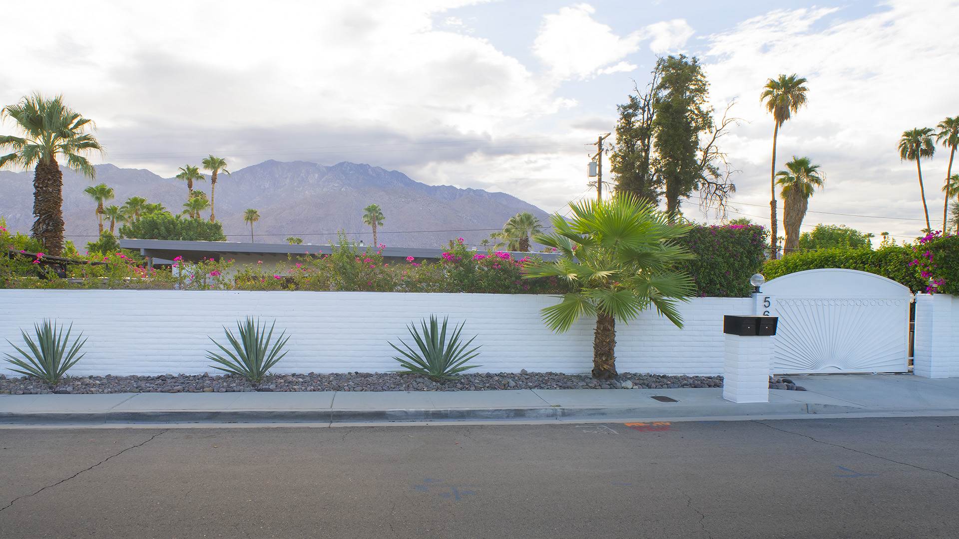 559 South Mountain View Drive, Palm Springs, CA 92264