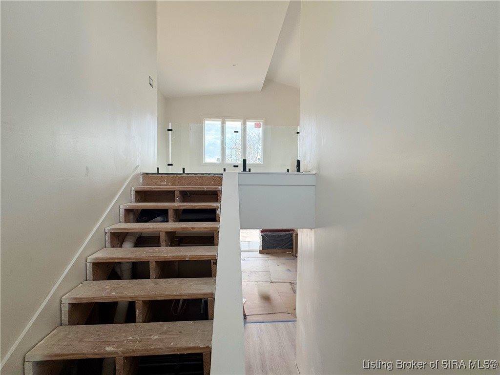 1020 Ridgeview Drive, Jeffersonville, IN 47130