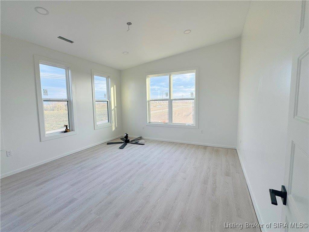 1020 Ridgeview Drive, Jeffersonville, IN 47130