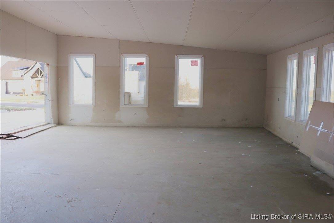 1020 Ridgeview Drive, Jeffersonville, IN 47130