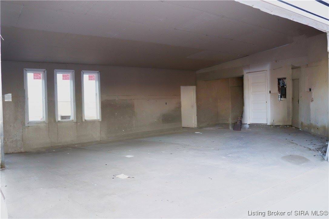 1020 Ridgeview Drive, Jeffersonville, IN 47130