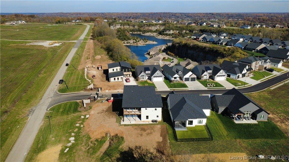 1020 Ridgeview Drive, Jeffersonville, IN 47130