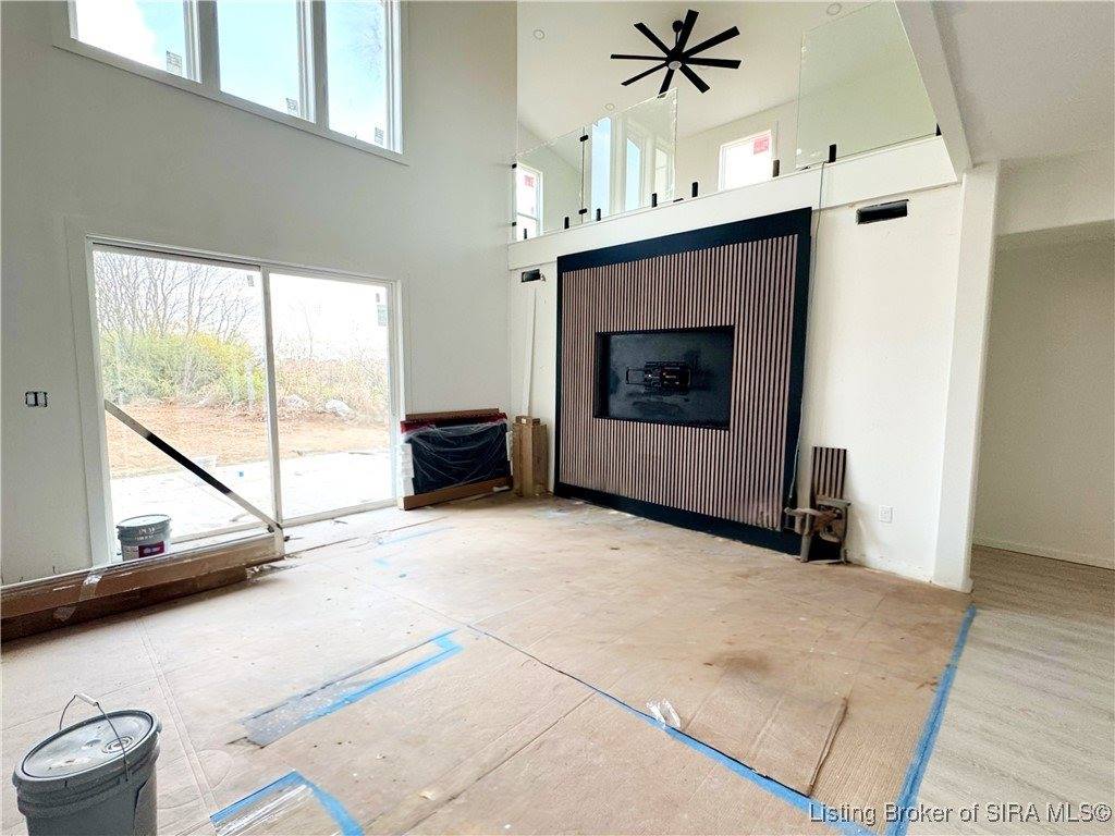 1020 Ridgeview Drive, Jeffersonville, IN 47130