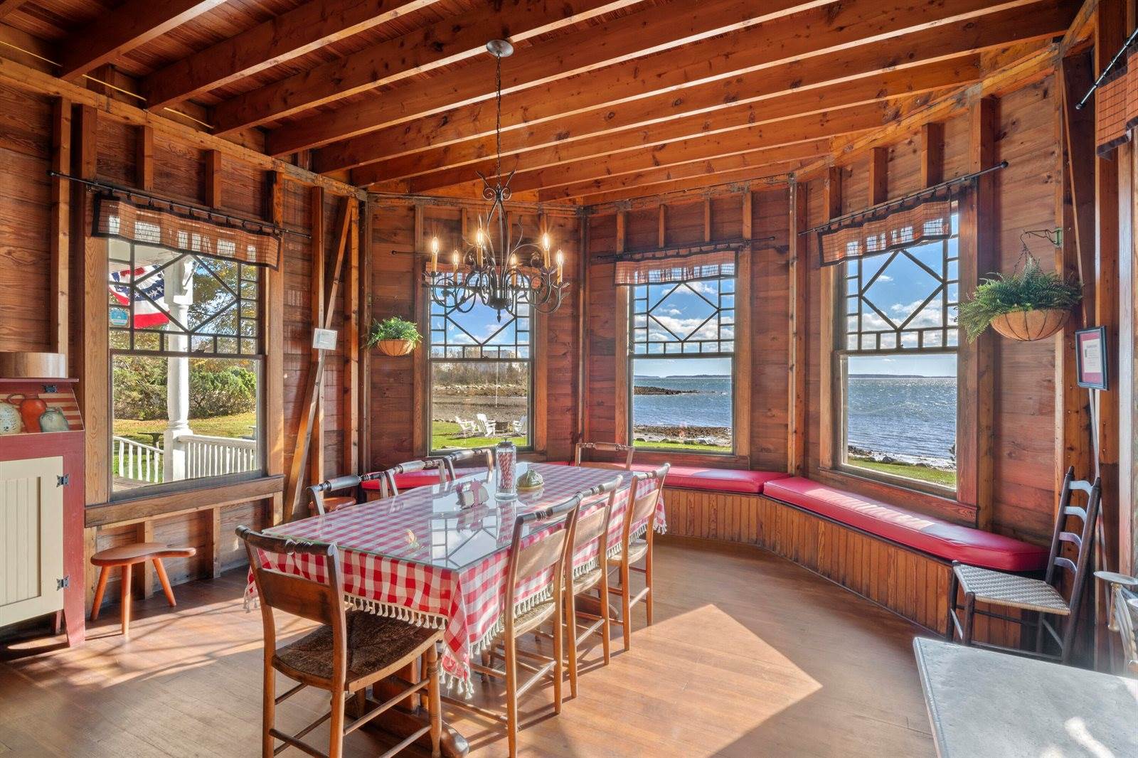 29 Navy Street, Searsport, ME 04974