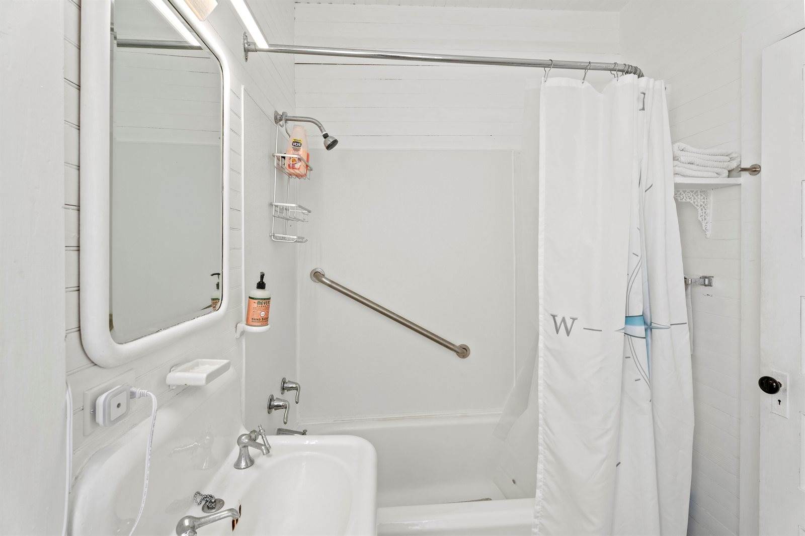 29 Navy Street, Searsport, ME 04974