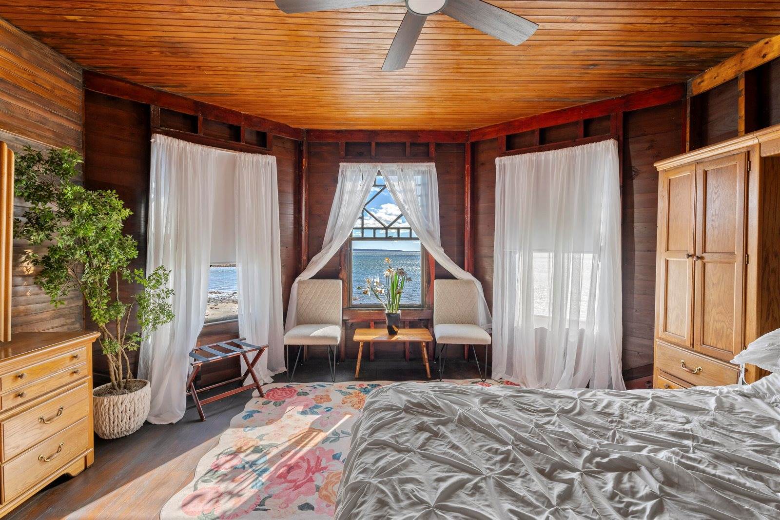 29 Navy Street, Searsport, ME 04974