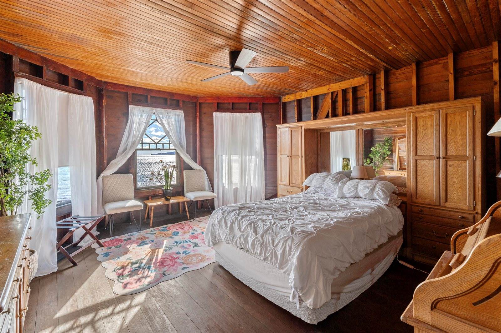 29 Navy Street, Searsport, ME 04974