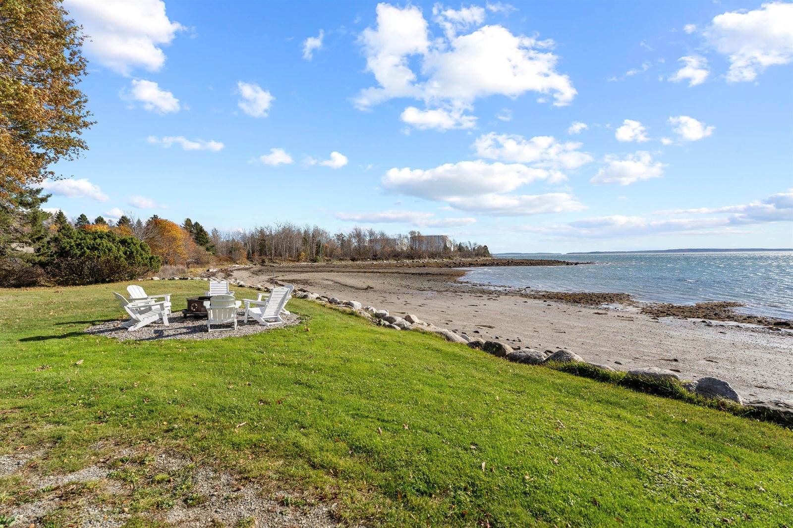 29 Navy Street, Searsport, ME 04974