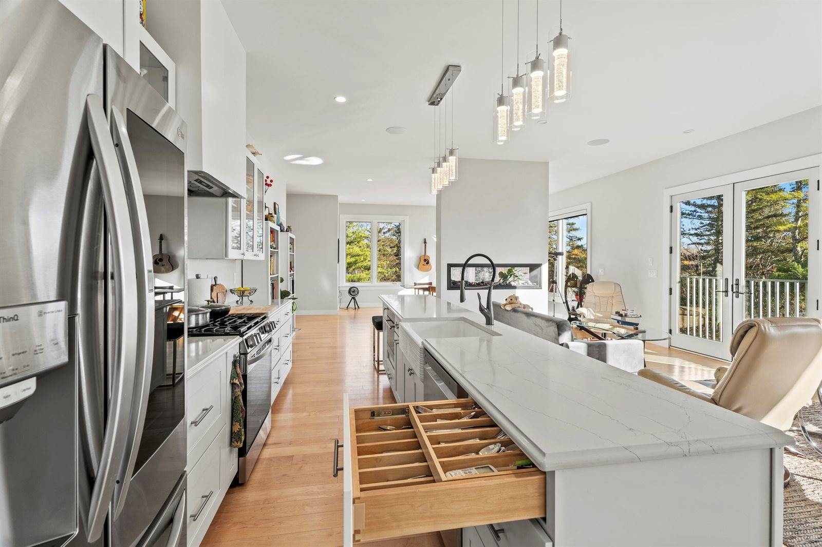 29 Navy Street, Searsport, ME 04974