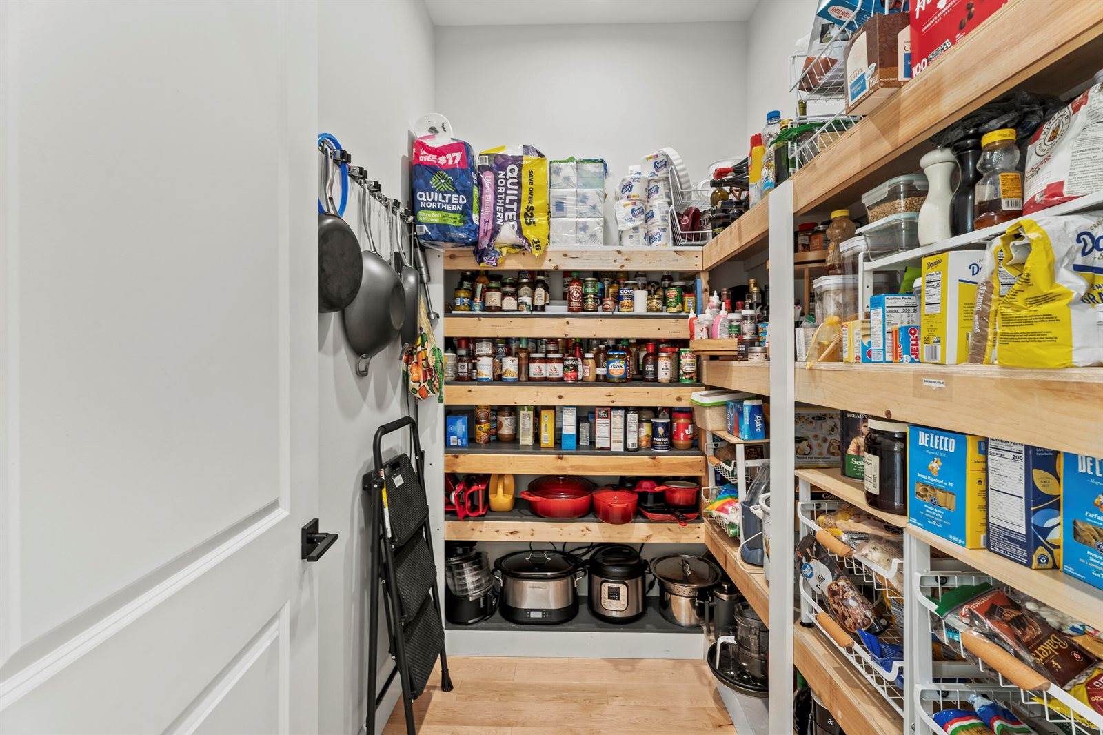 29 Navy Street, Searsport, ME 04974