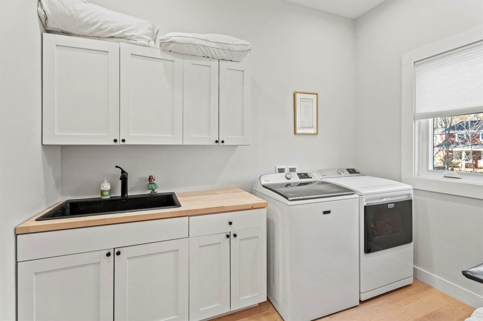 29 Navy Street, Searsport, ME 04974