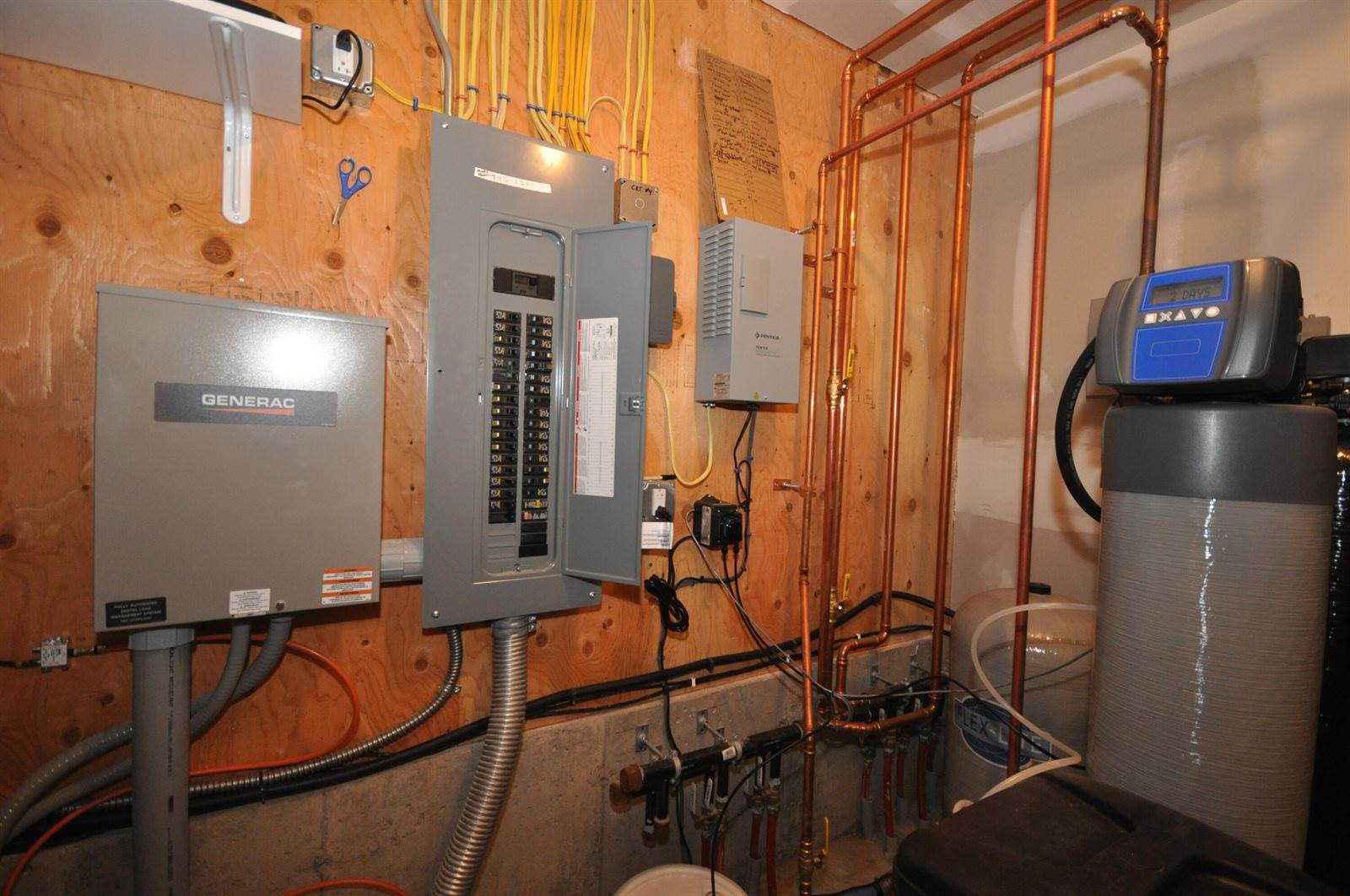 1366 Essex Street, Bangor, ME 04401