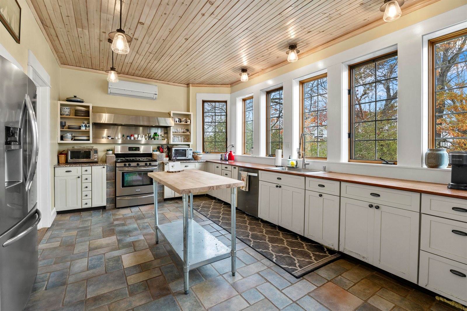 443 Mann Hill Road, Holden, ME 04429