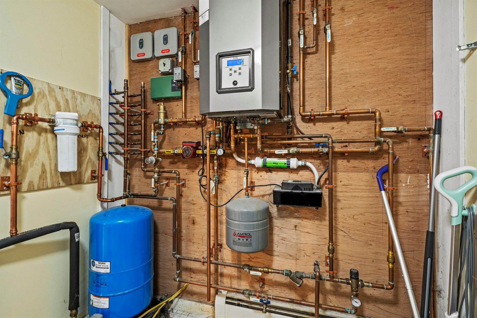 443 Mann Hill Road, Holden, ME 04429