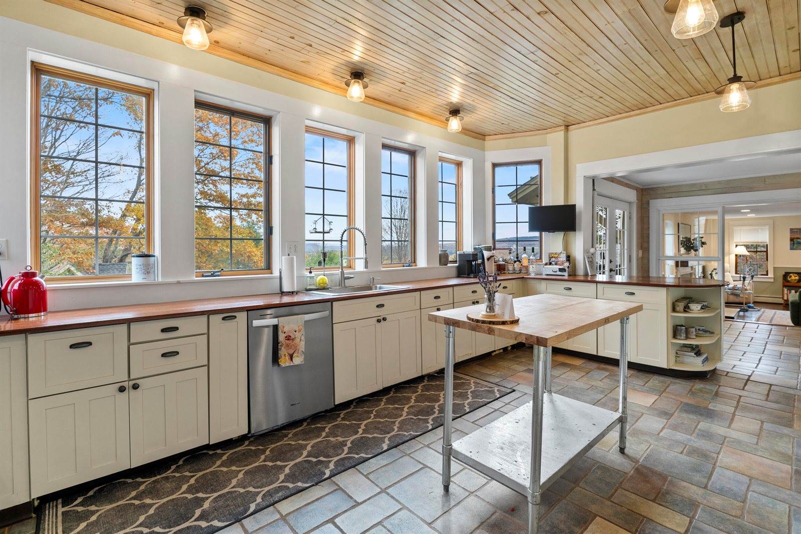 443 Mann Hill Road, Holden, ME 04429