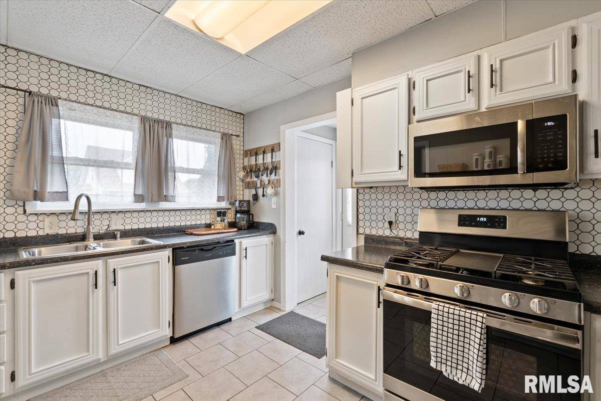 1658 West Lombard Street, Davenport, IA 52804