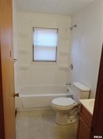 1727 9TH Avenue, Moline, IL 61265