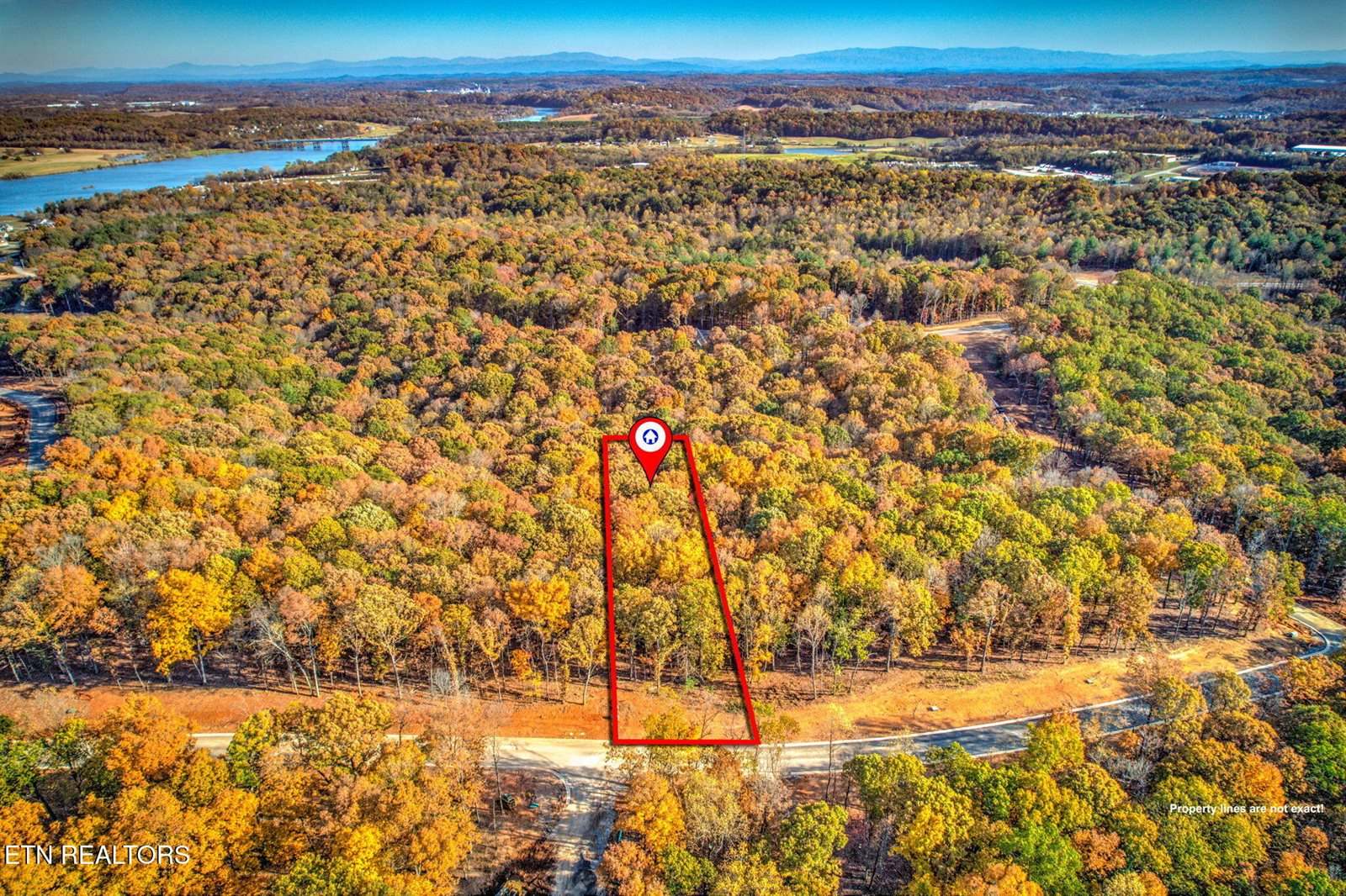 3010 Old Dogwood Tr, Loudon, TN 37774