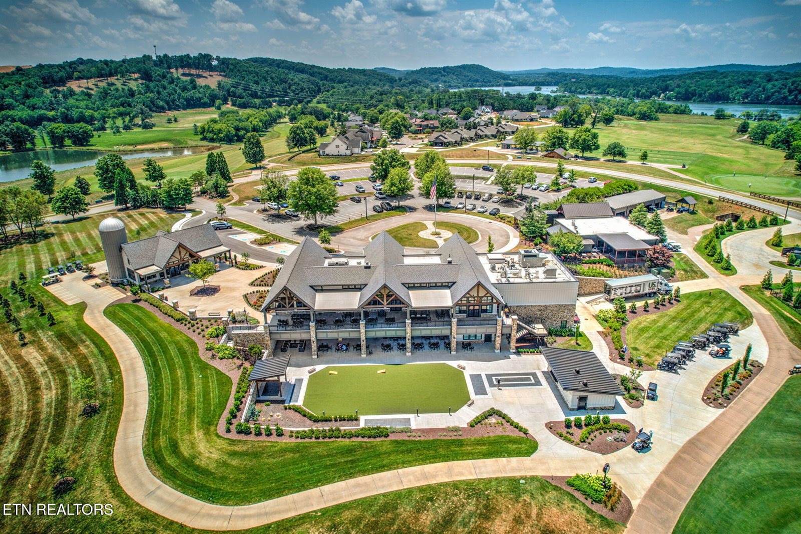 3010 Old Dogwood Tr, Loudon, TN 37774