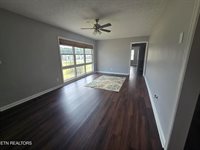 415 Highland Drive, Clinton, TN 37716