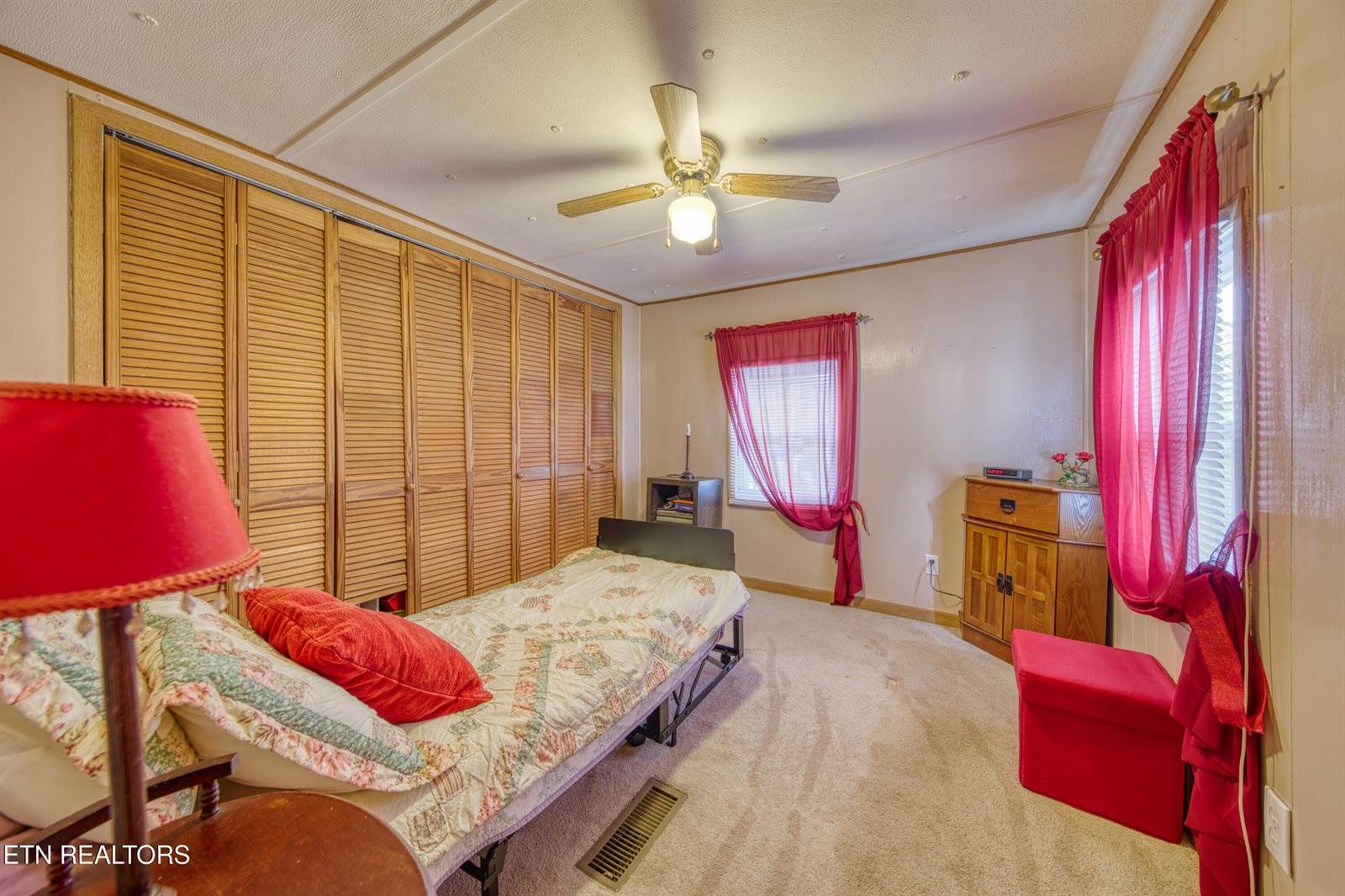 219 Davis Rd, LaFollette, TN 37766