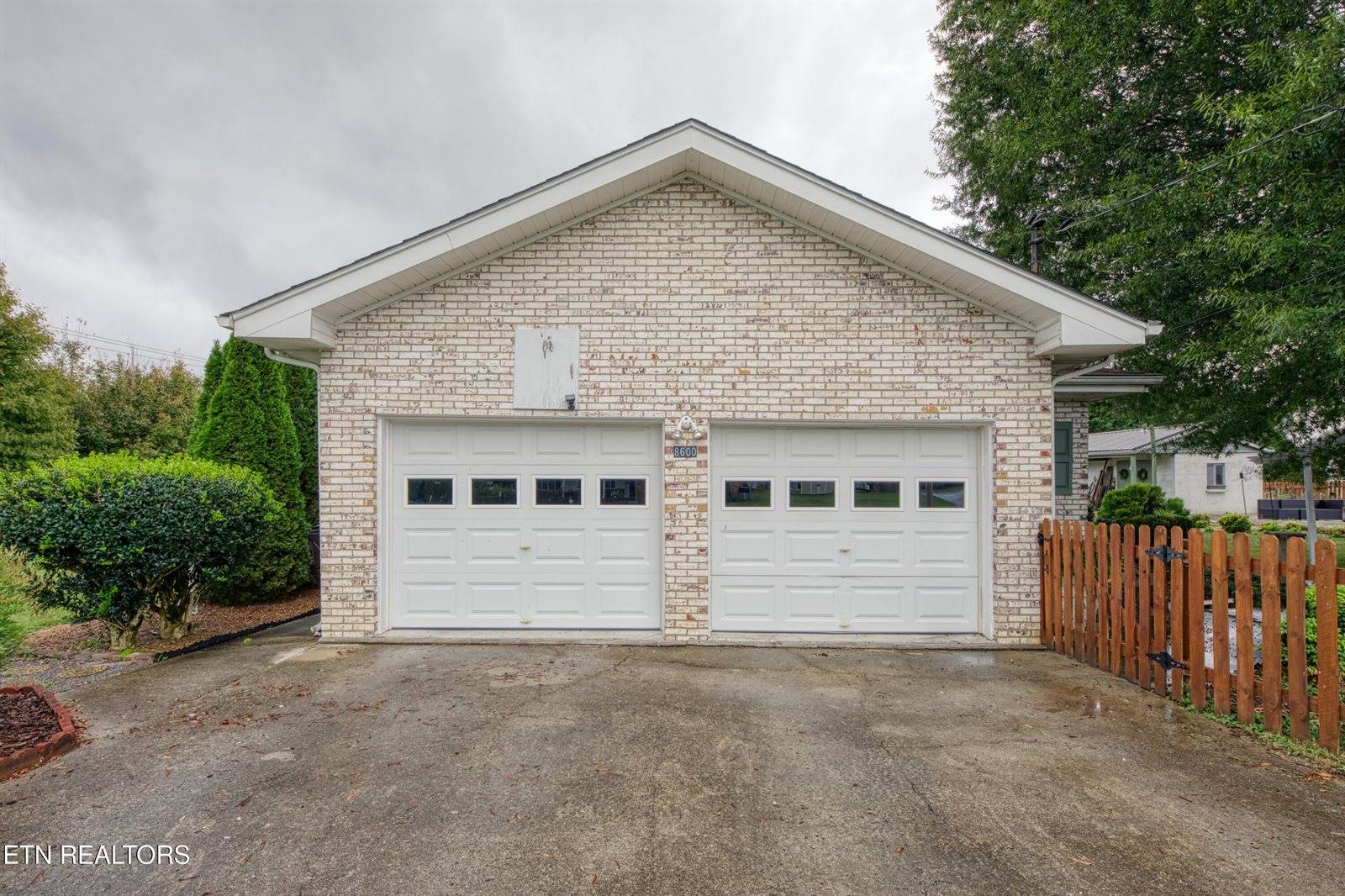 8600 Tervada Drive, Knoxville, TN 37931