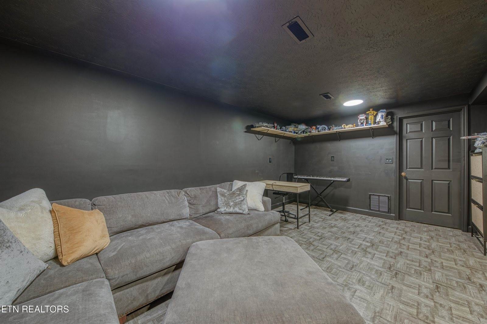 1735 Scott Drive, Louisville, TN 37777