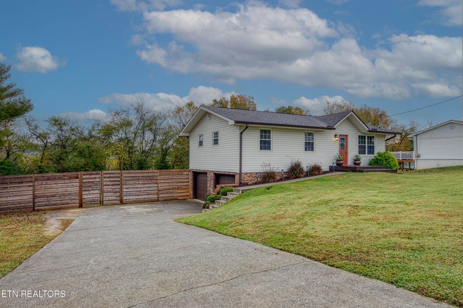 1735 Scott Drive, Louisville, TN 37777