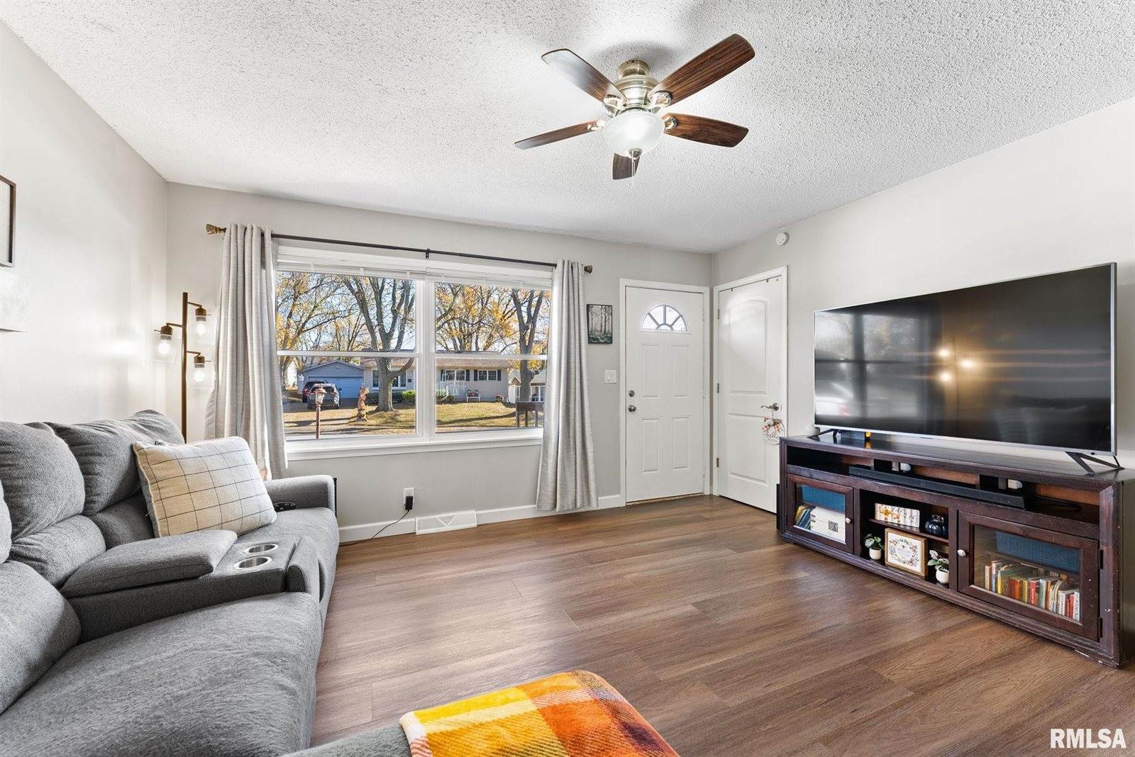 4610 North Ripley Street, Davenport, IA 52806