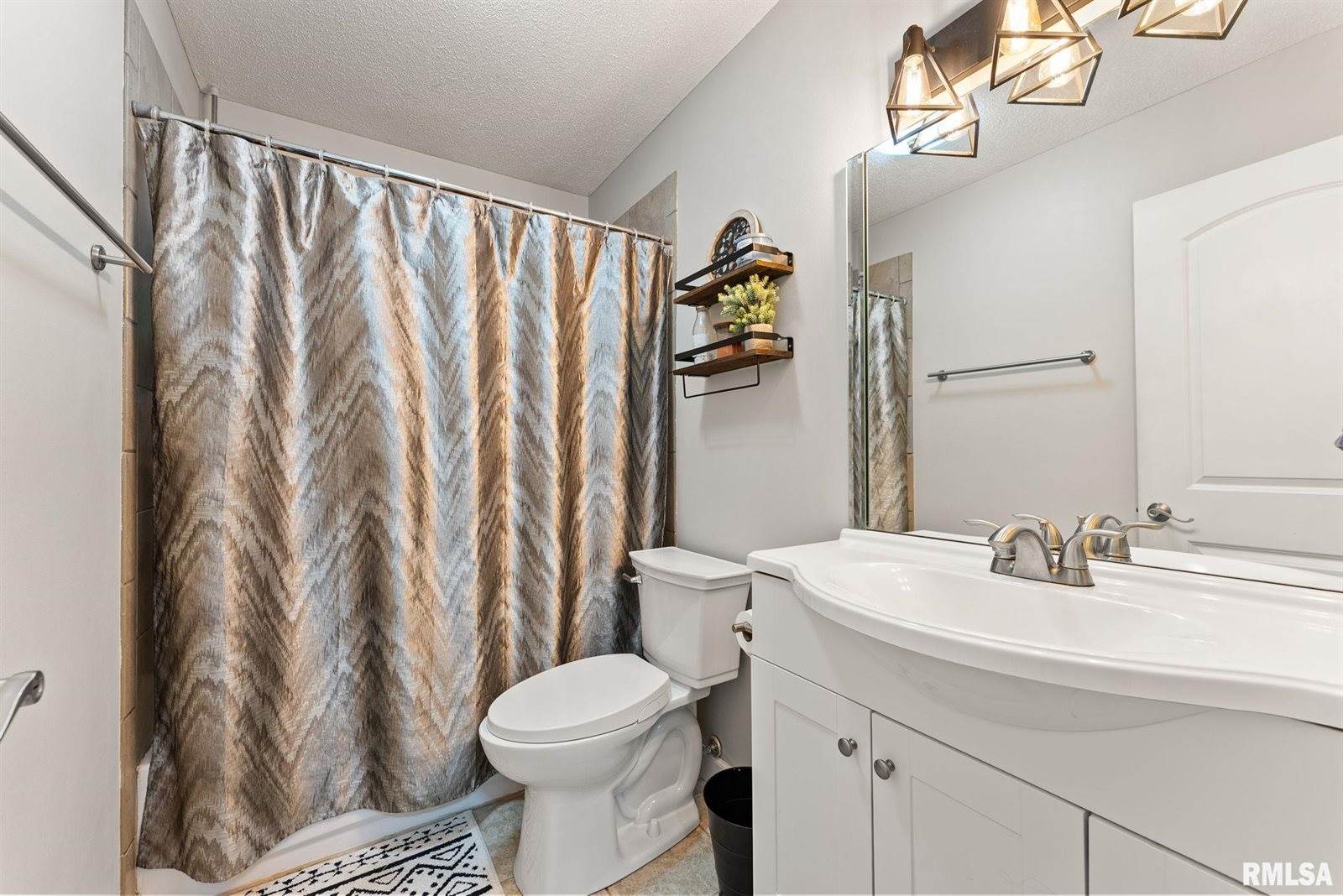 4610 North Ripley Street, Davenport, IA 52806