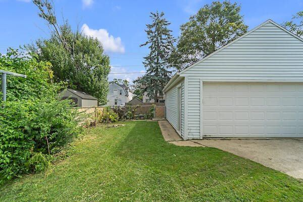 2105 Clarence Ave, Racine, WI 53405