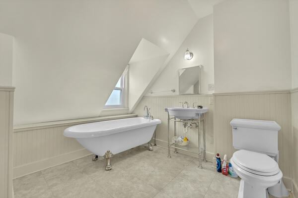 2105 Clarence Ave, Racine, WI 53405