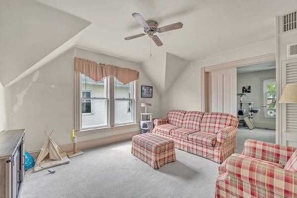 2105 Clarence Ave, Racine, WI 53405