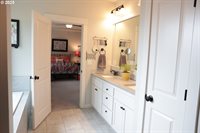 12838 SE Sprout Ln, Milwaukie, OR 97222