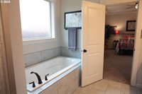 12838 SE Sprout Ln, Milwaukie, OR 97222