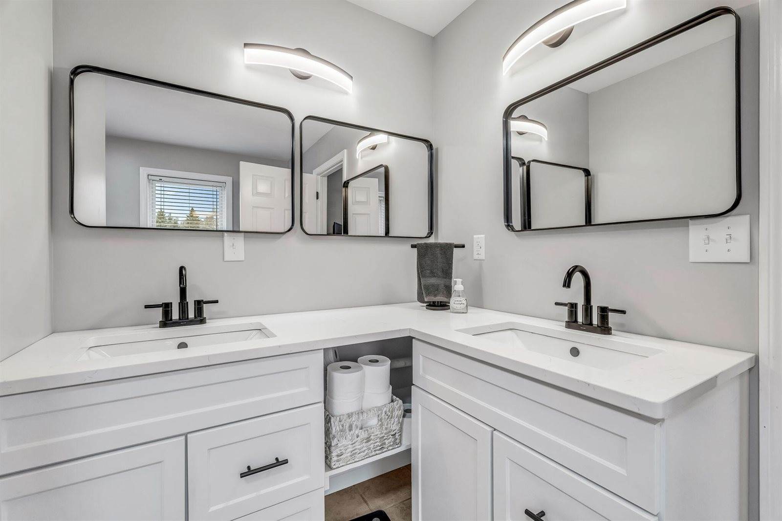 160 Baker Road, Winterport, ME 04496