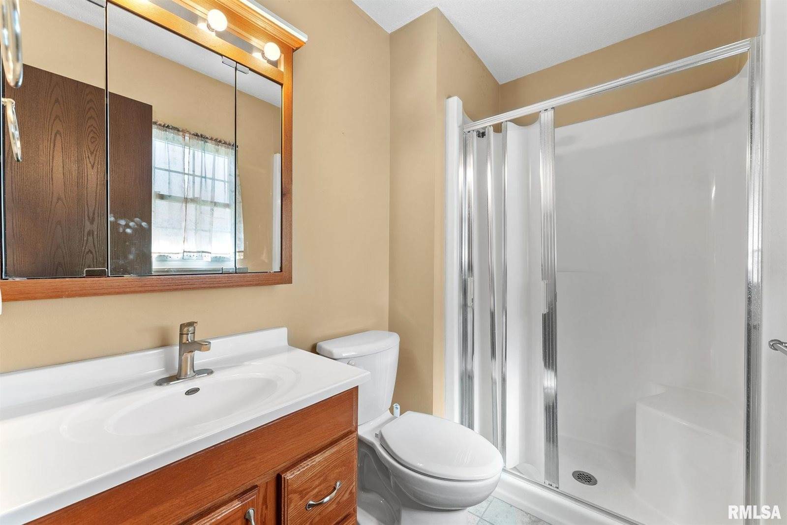 1415 West 59TH Street, Davenport, IA 52806