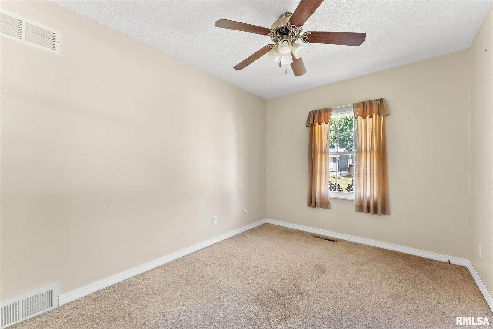 1415 West 59TH Street, Davenport, IA 52806