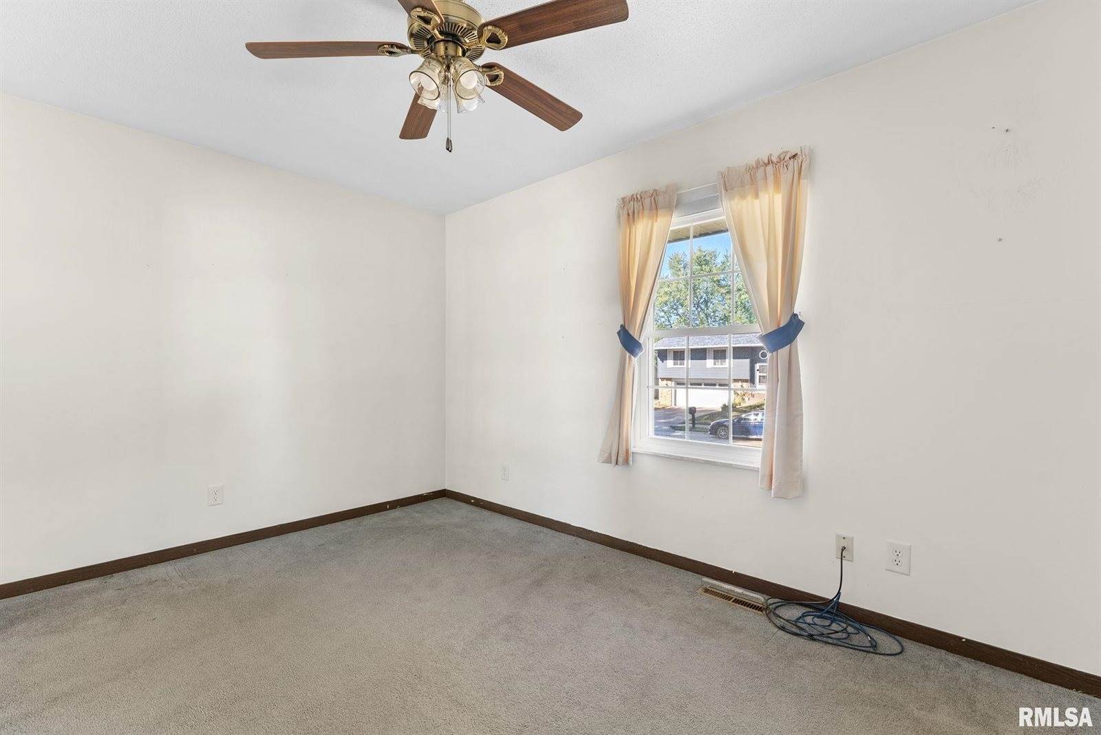 1415 West 59TH Street, Davenport, IA 52806