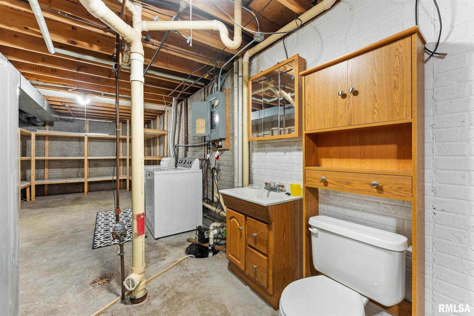 1415 West 59TH Street, Davenport, IA 52806