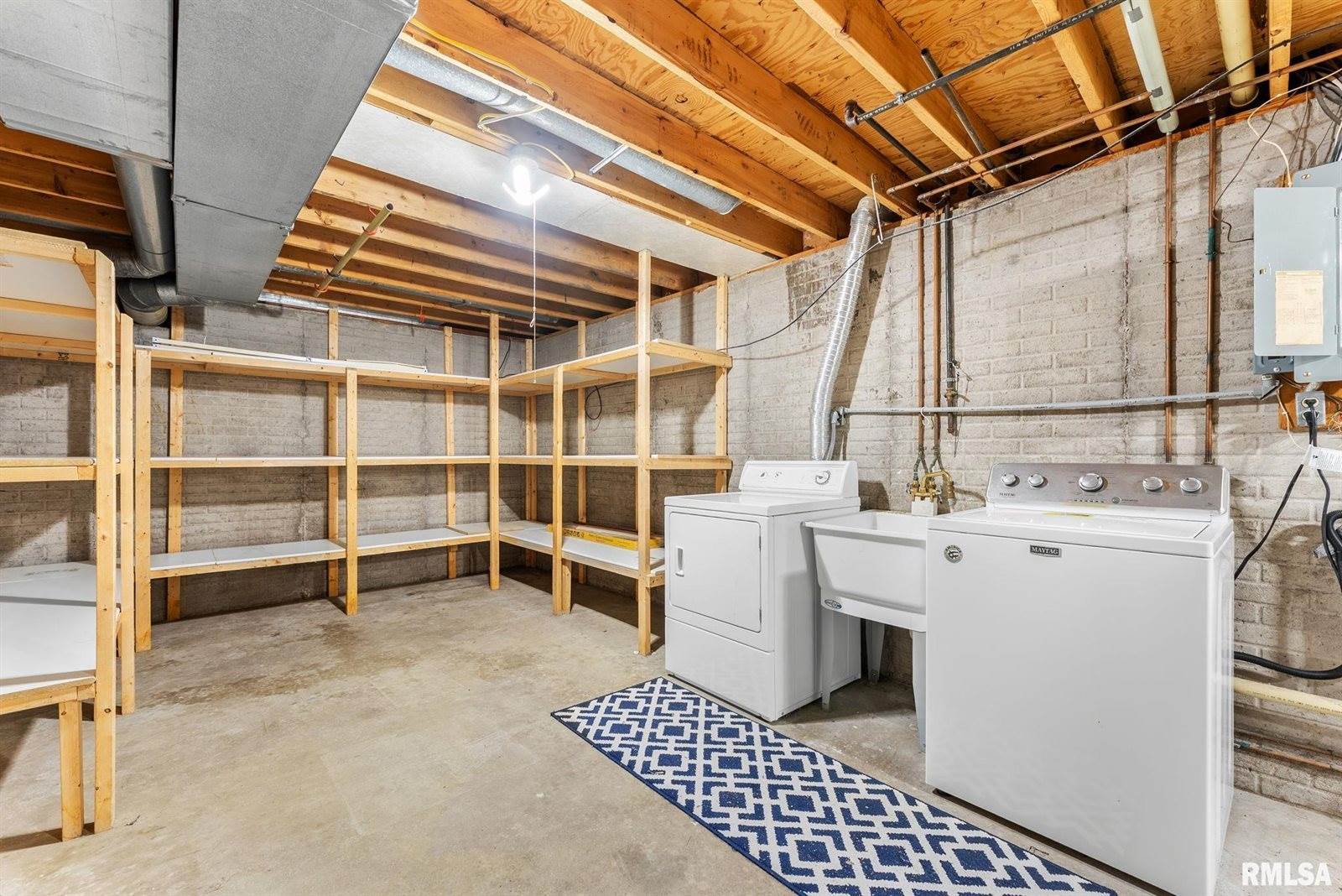 1415 West 59TH Street, Davenport, IA 52806