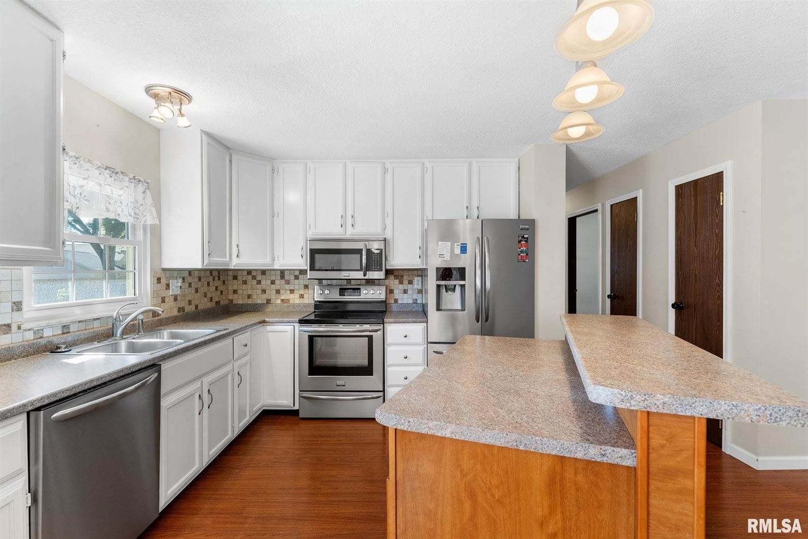 1415 West 59TH Street, Davenport, IA 52806